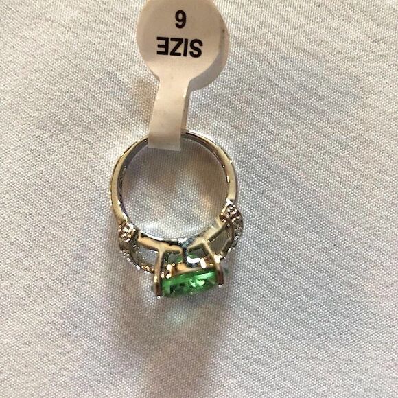 💕5️⃣ Sterling silver size 6 ring and Cz on sides - Picture 3 of 3